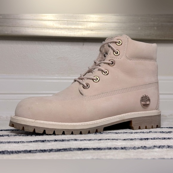 Timberland 6" Classic Boot - Big Kid Size 5 - Cameo Rose Pink - Picture 1 of 10